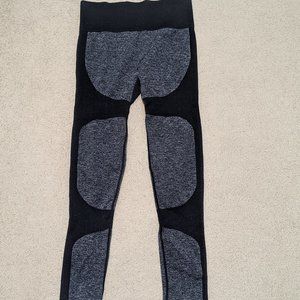 Ladies black seamless leggings